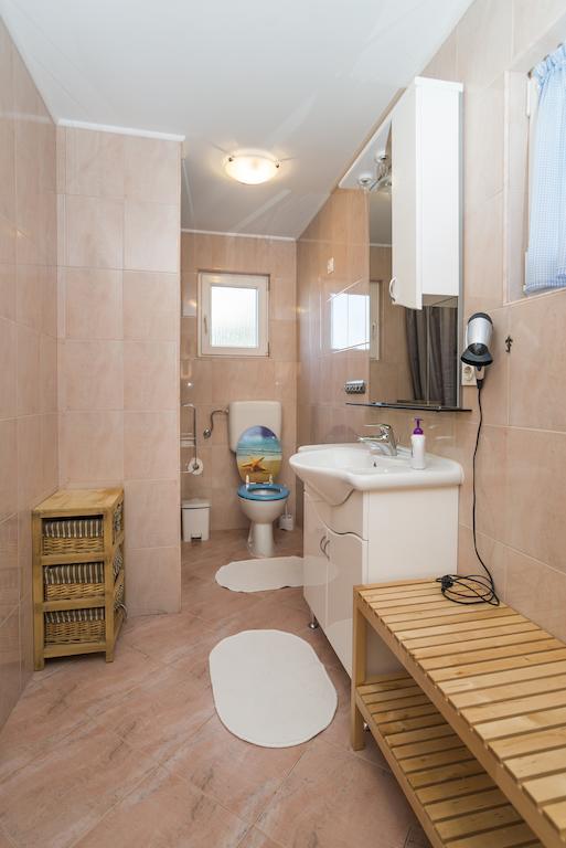 Apartments & Rooms Buoni Amici Murine Room photo